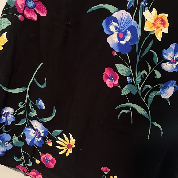 Super cute like new old navy top! - Picture 5 of 9